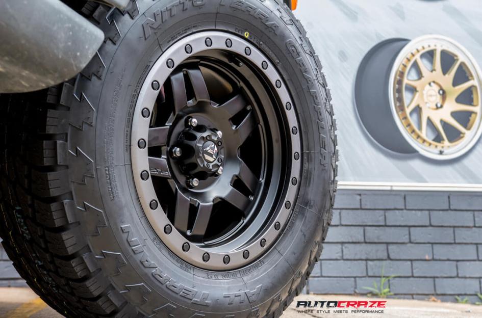 JEEP WRANGLER ANZA MATTE BLACK WITH ANTHRACITE RING